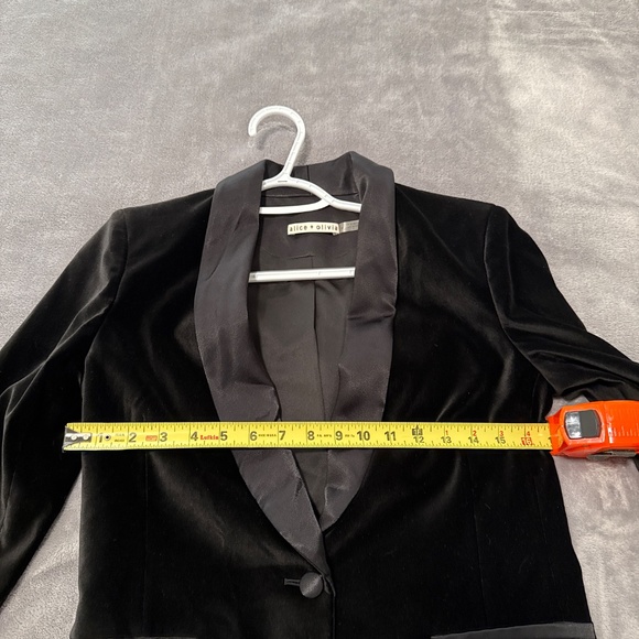 Alice & Olivia Velvet Blazer - Picture 5 of 5